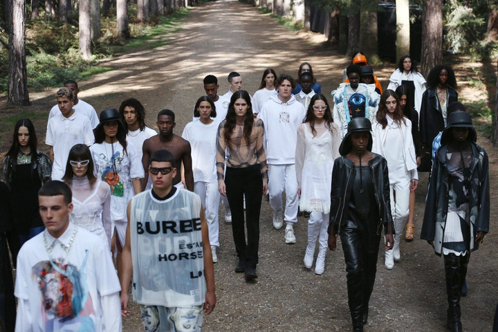 London Fashion Week February 2021 throughout the COVID-19 Pandemic: What to expect?